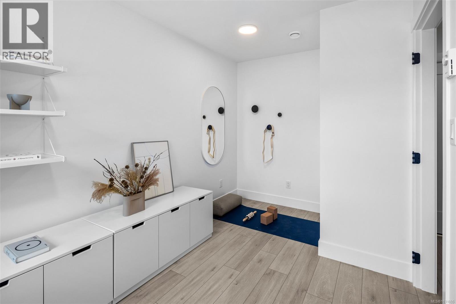 #100 368 TRADEWINDS AVE - 13