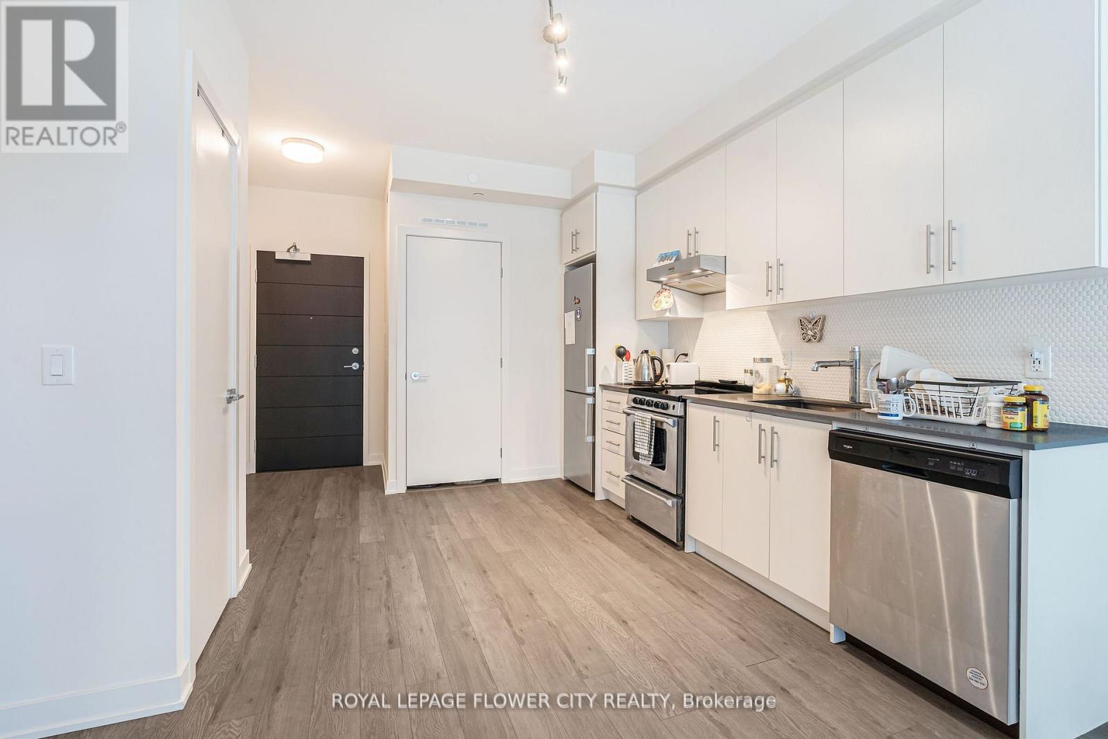 #907 212 KING WILLIAM STREET S - 13