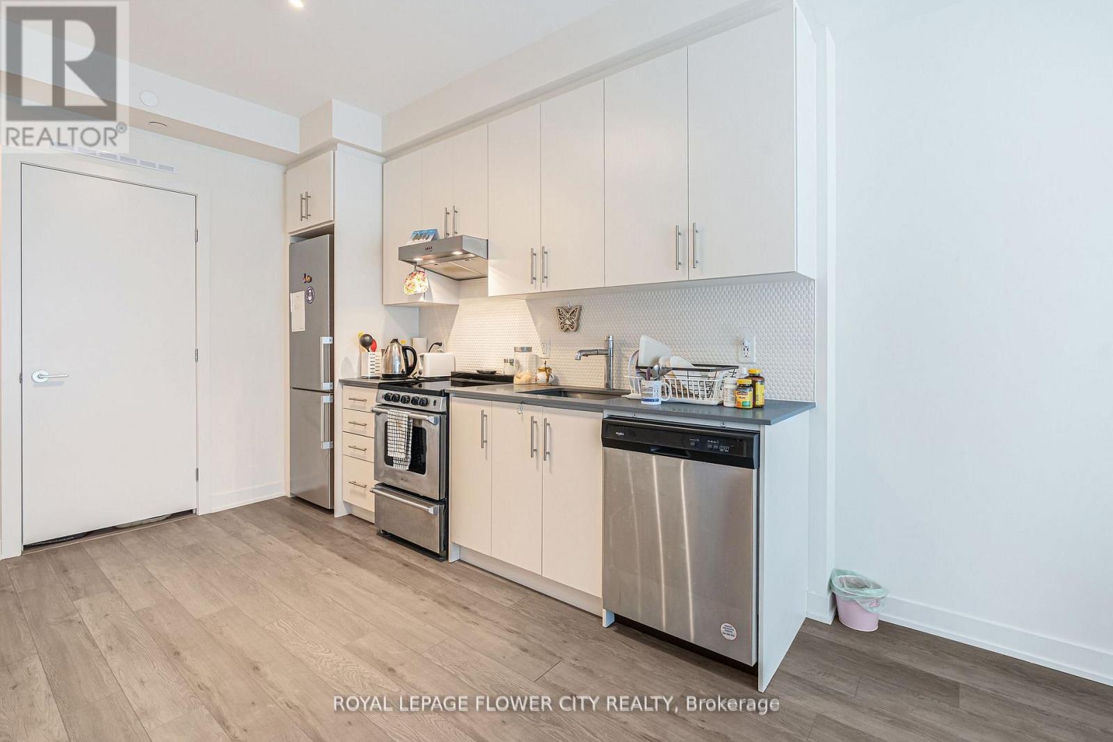 #907 212 KING WILLIAM STREET S - 14