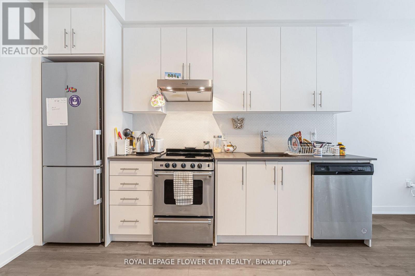 #907 212 KING WILLIAM STREET S - 17