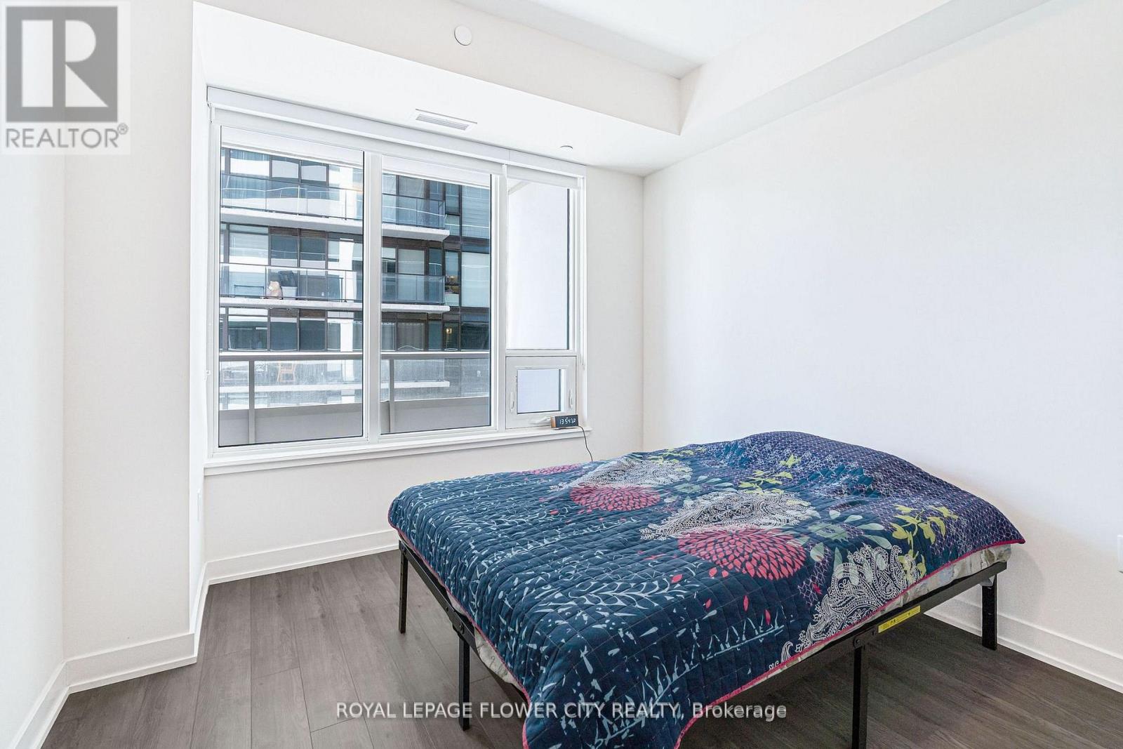 #907 212 KING WILLIAM STREET S - 24