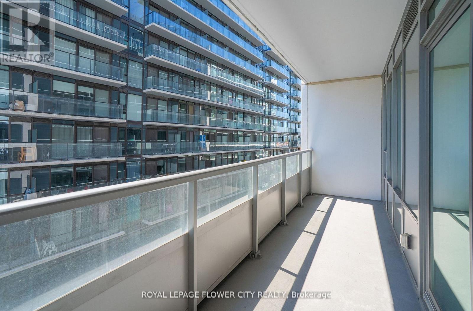 #907 212 KING WILLIAM STREET S - 27