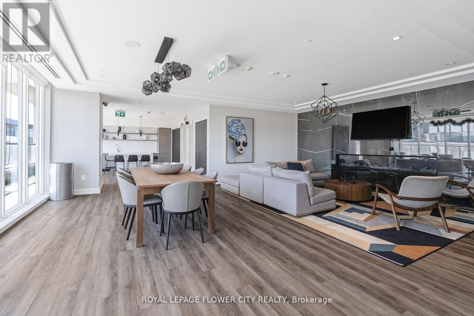 #907 212 KING WILLIAM STREET S - 30