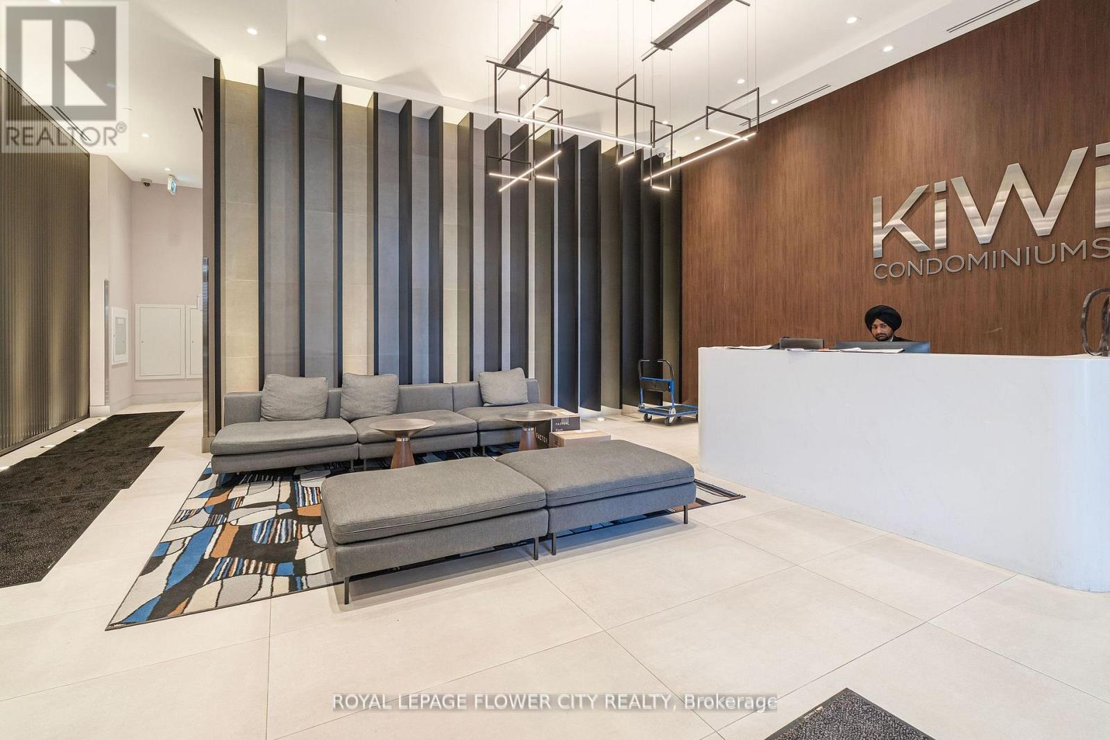 #907 212 KING WILLIAM STREET S - 39