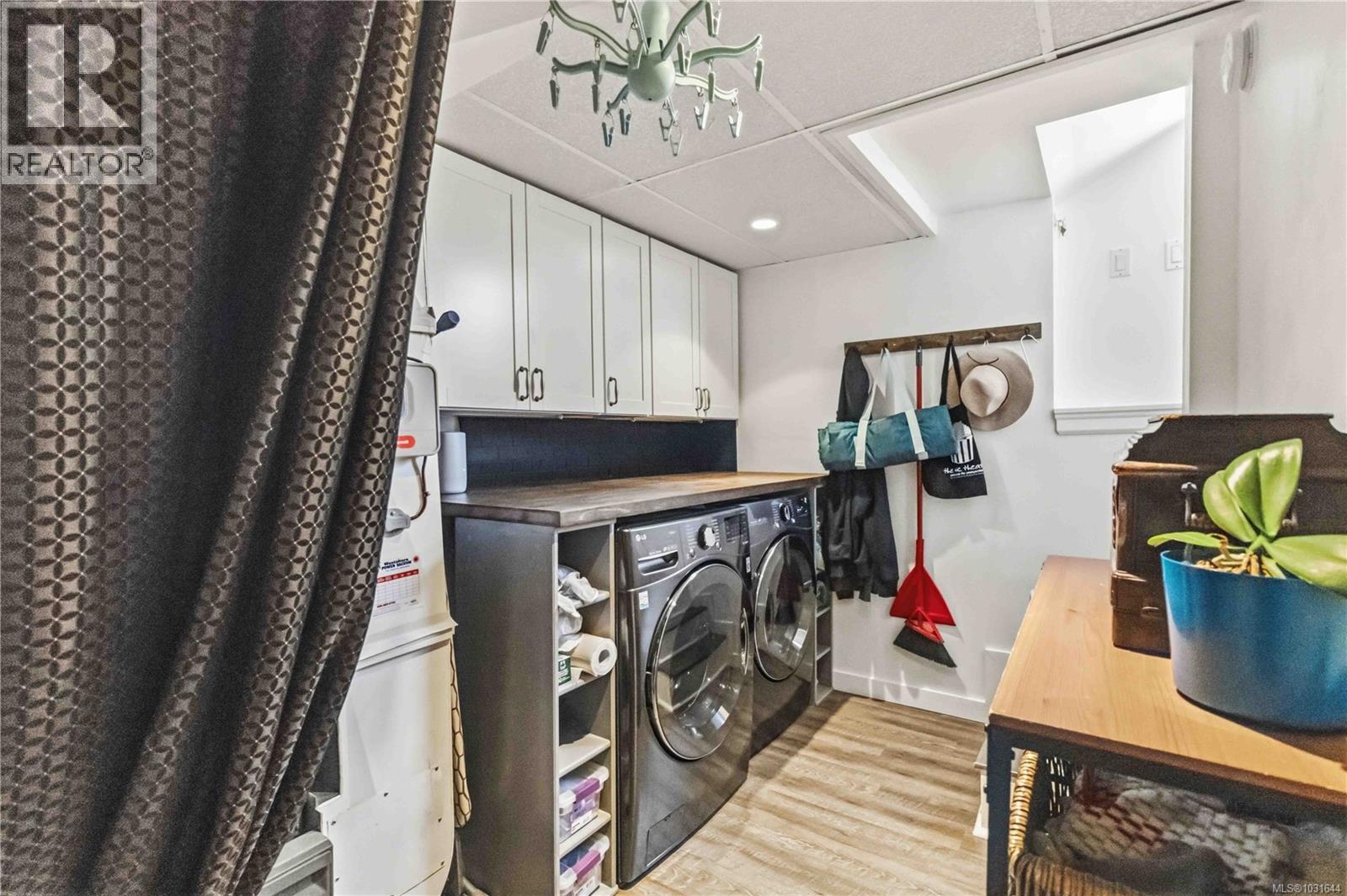  3738 Tillicum Road, Saanich