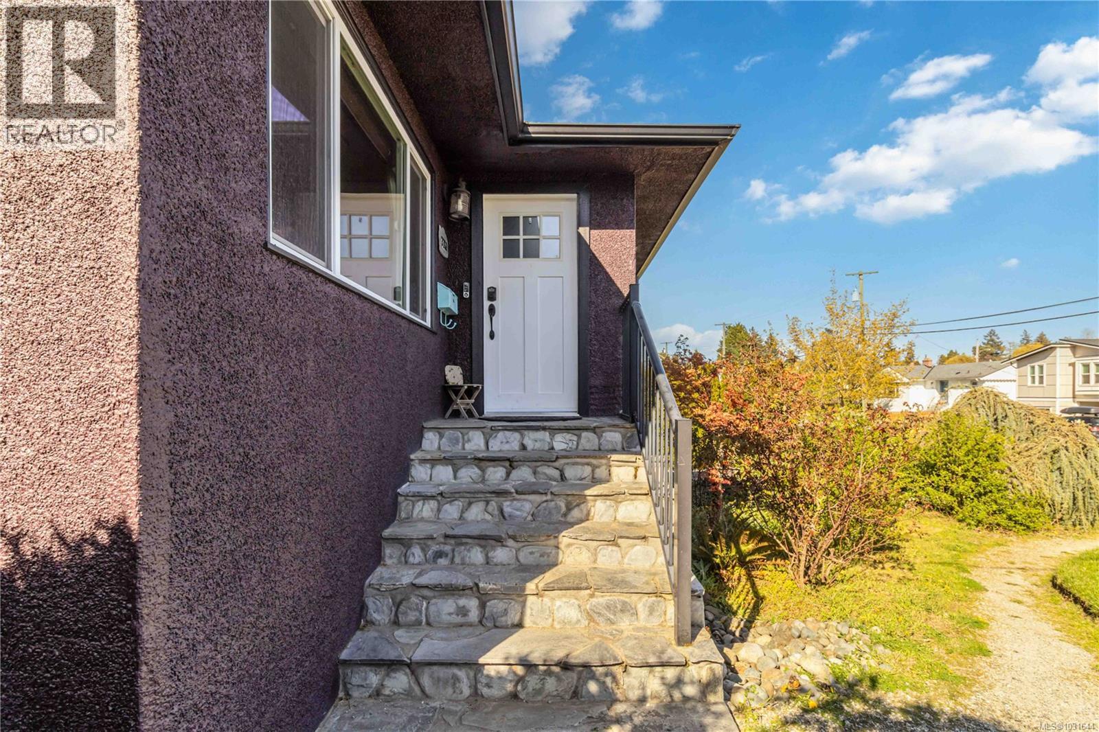 3738 Tillicum Road, Saanich