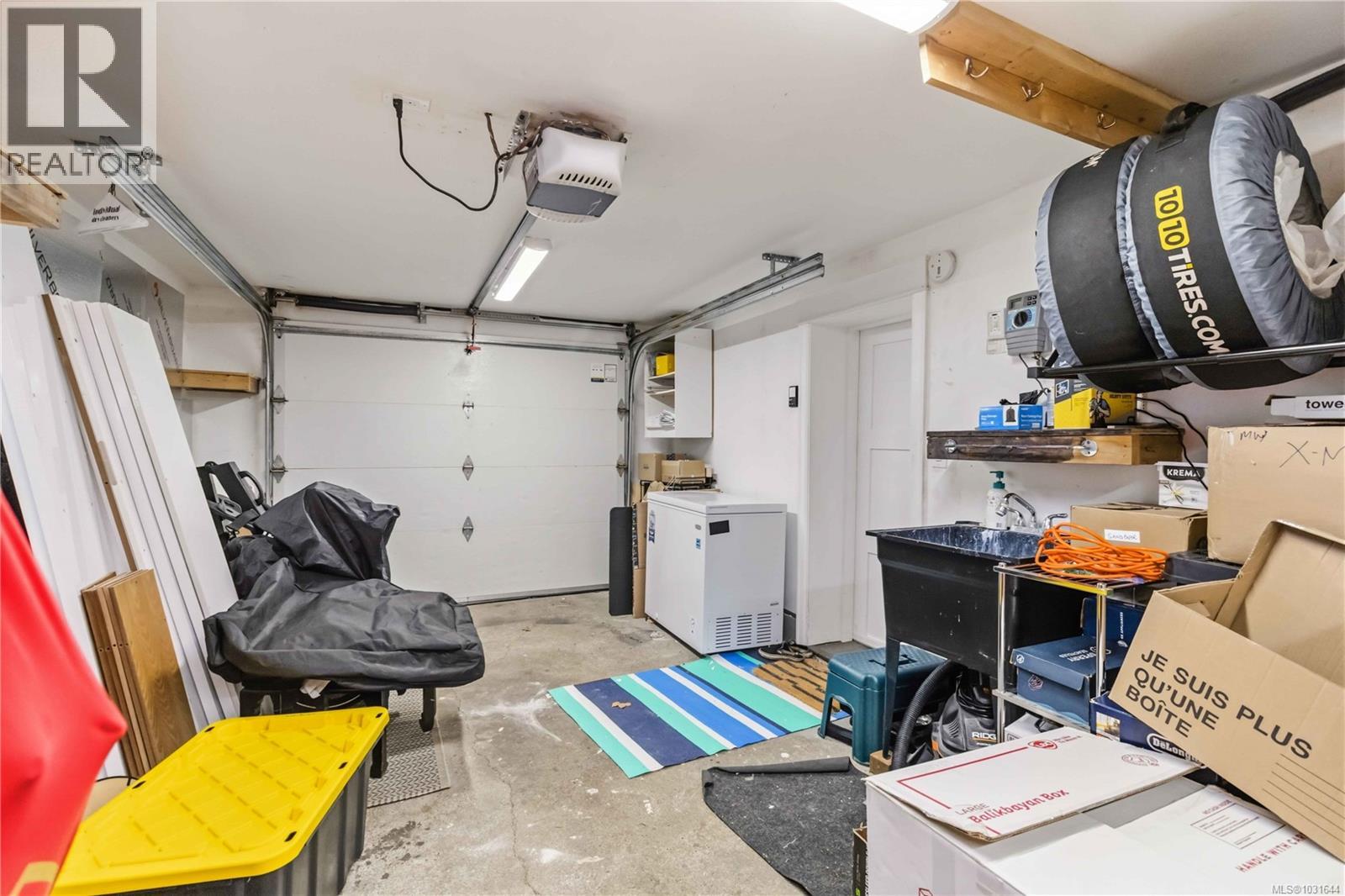  3738 Tillicum Road, Saanich