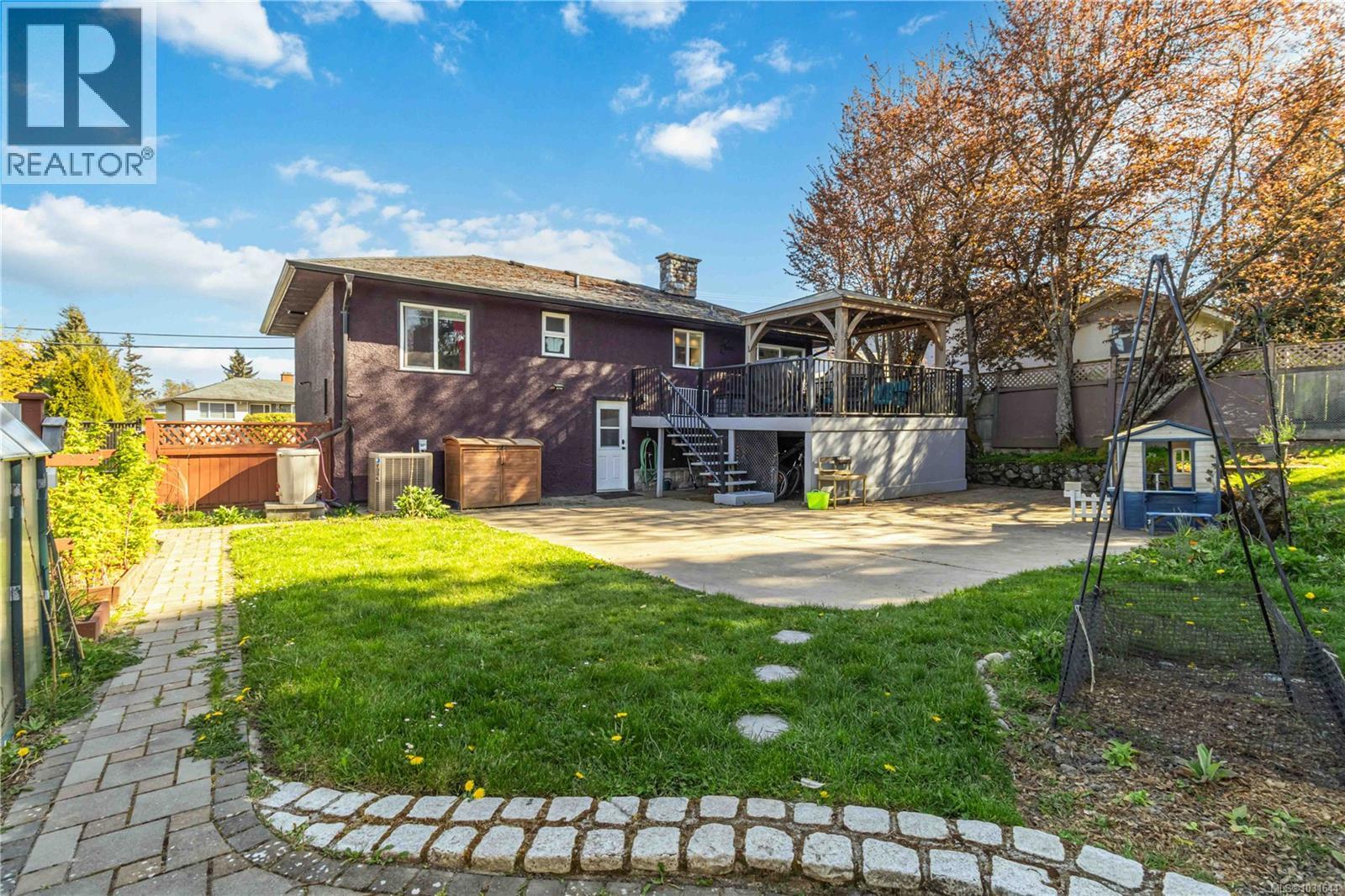  3738 Tillicum Road, Saanich