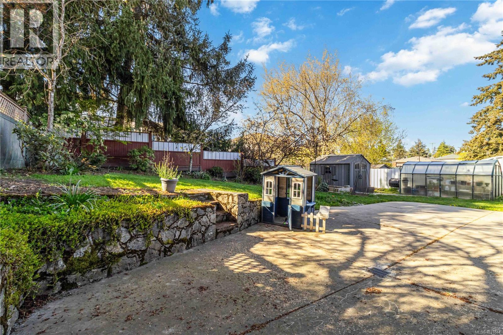  3738 Tillicum Road, Saanich