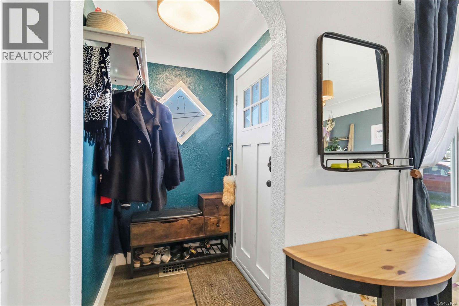  3738 Tillicum Road, Saanich