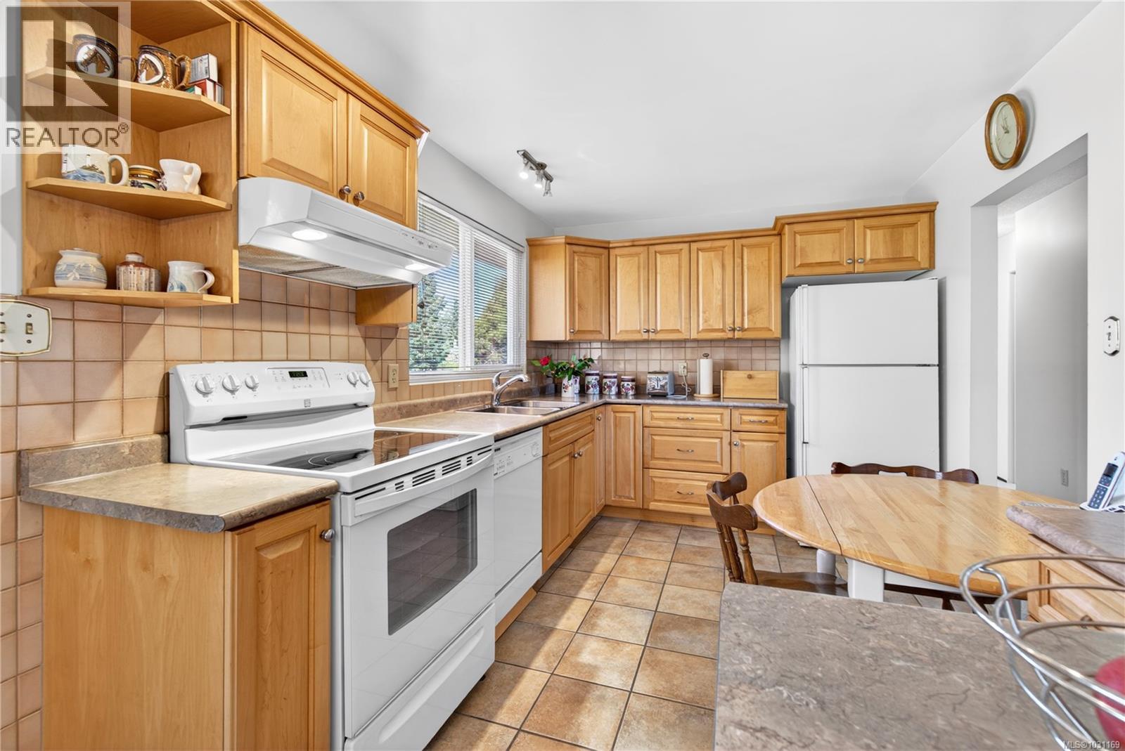 3121 COUNTRY CLUB DR - 13