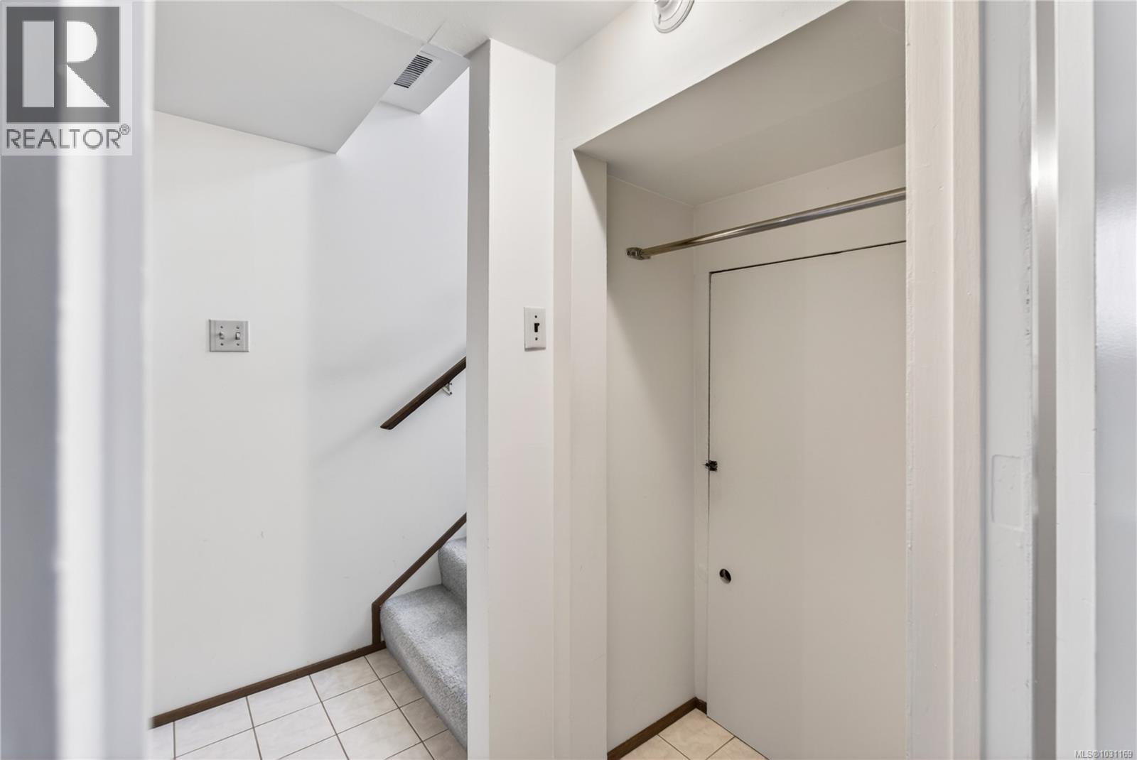 3121 COUNTRY CLUB DR - 30