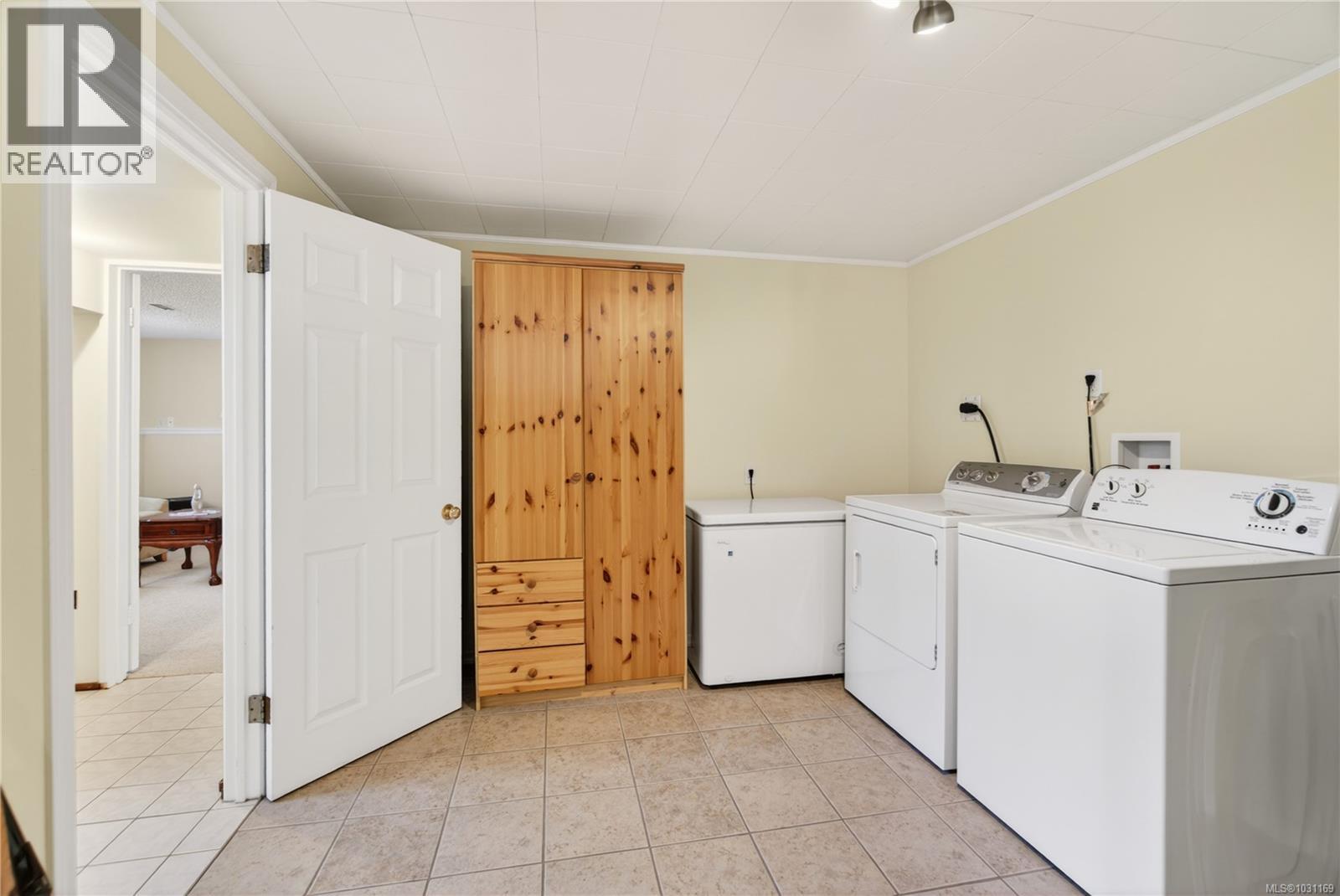 3121 COUNTRY CLUB DR - 40