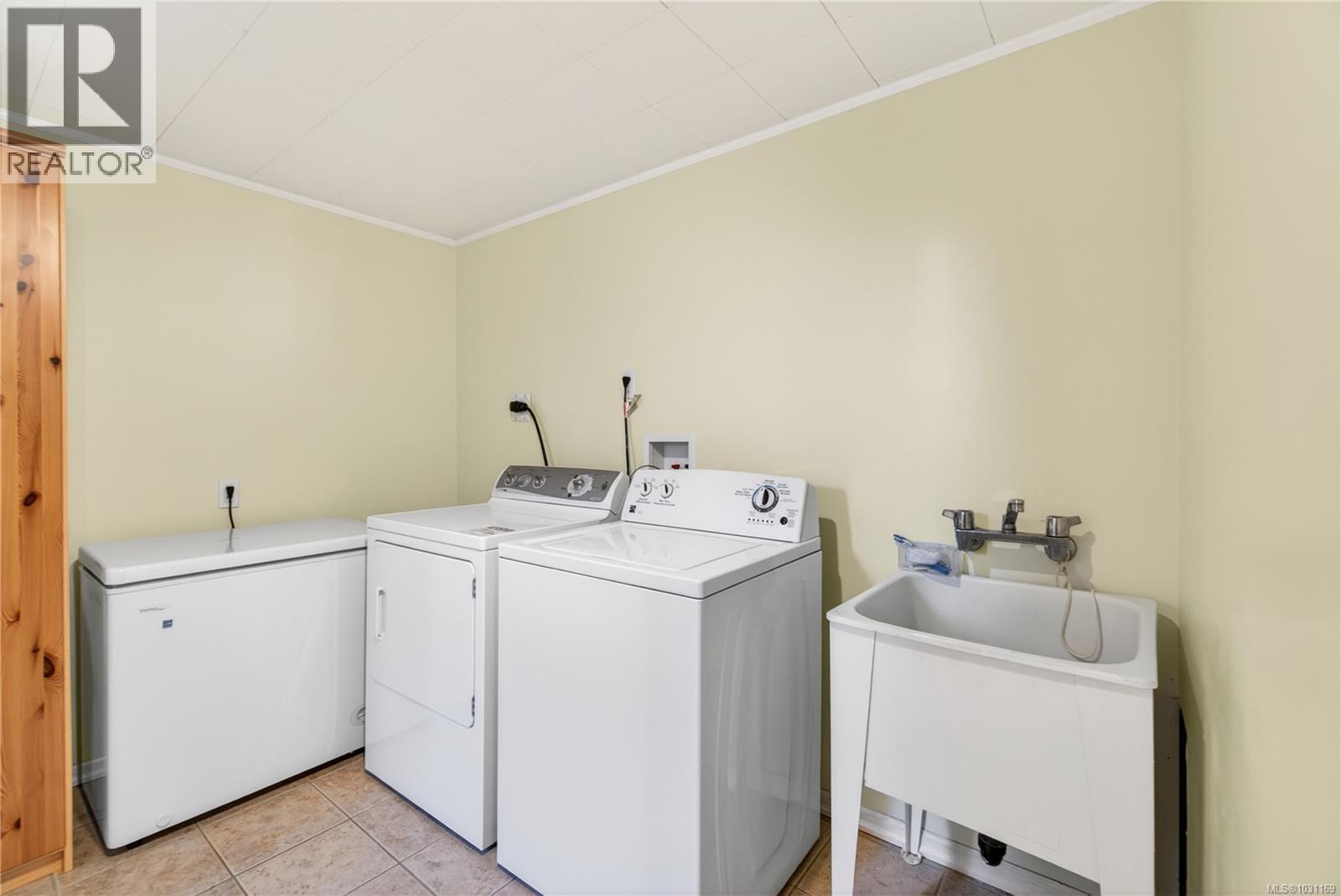 3121 COUNTRY CLUB DR - 38