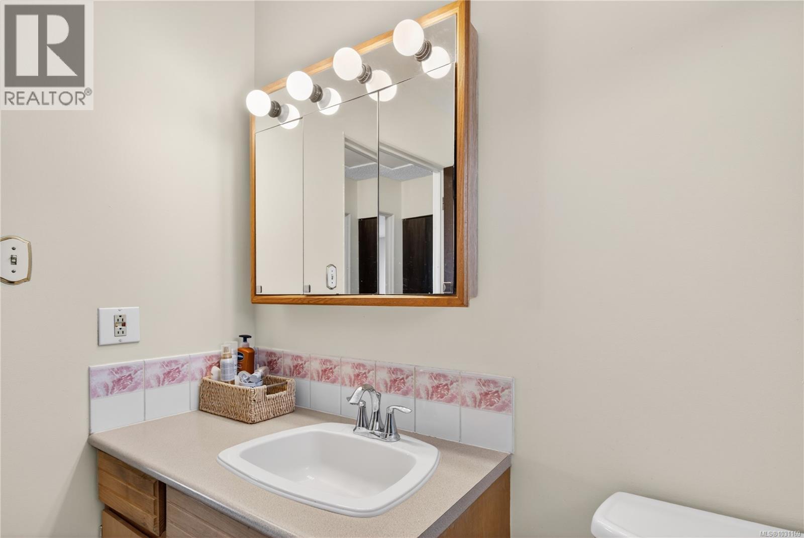 3121 COUNTRY CLUB DR - 37