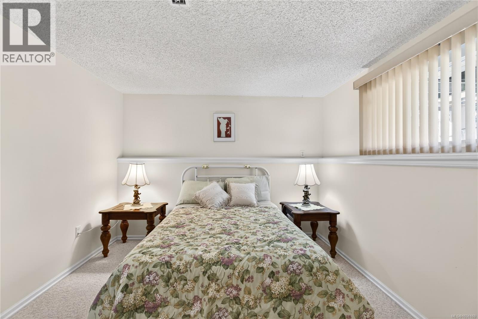 3121 COUNTRY CLUB DR - 34