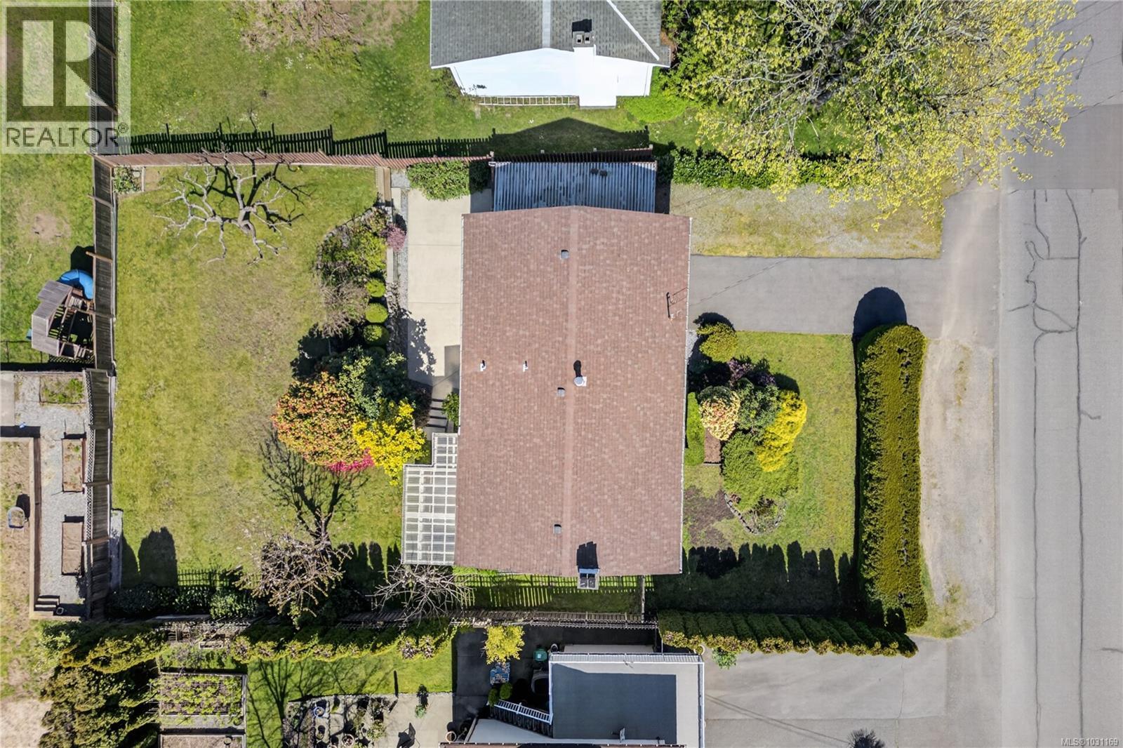 3121 COUNTRY CLUB DR - 52