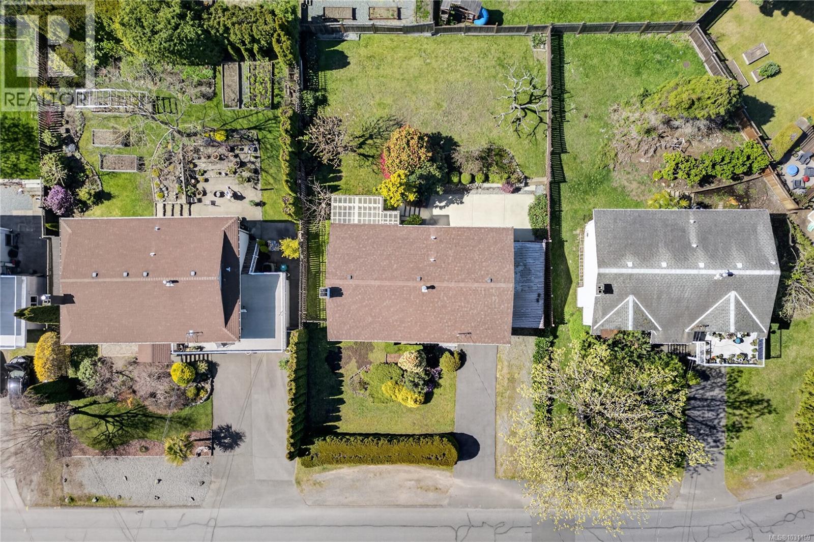 3121 COUNTRY CLUB DR - 53