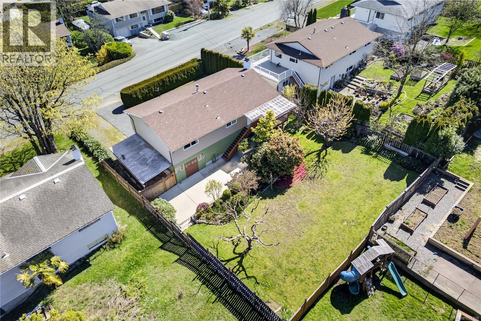 3121 COUNTRY CLUB DR - 48