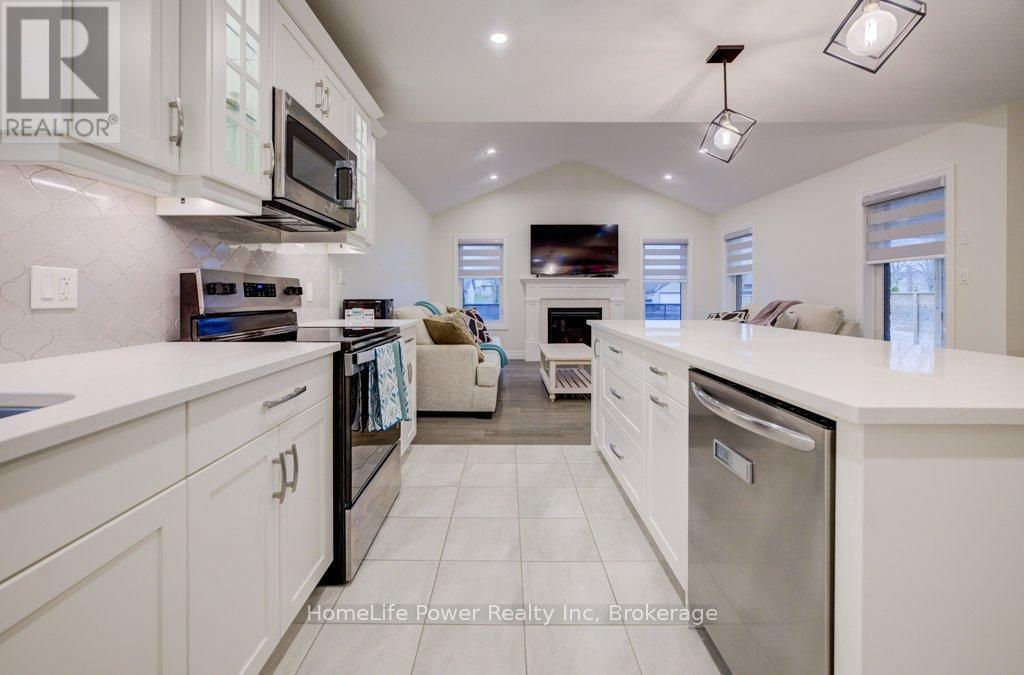 4 LIVINGSTON DRIVE - 16