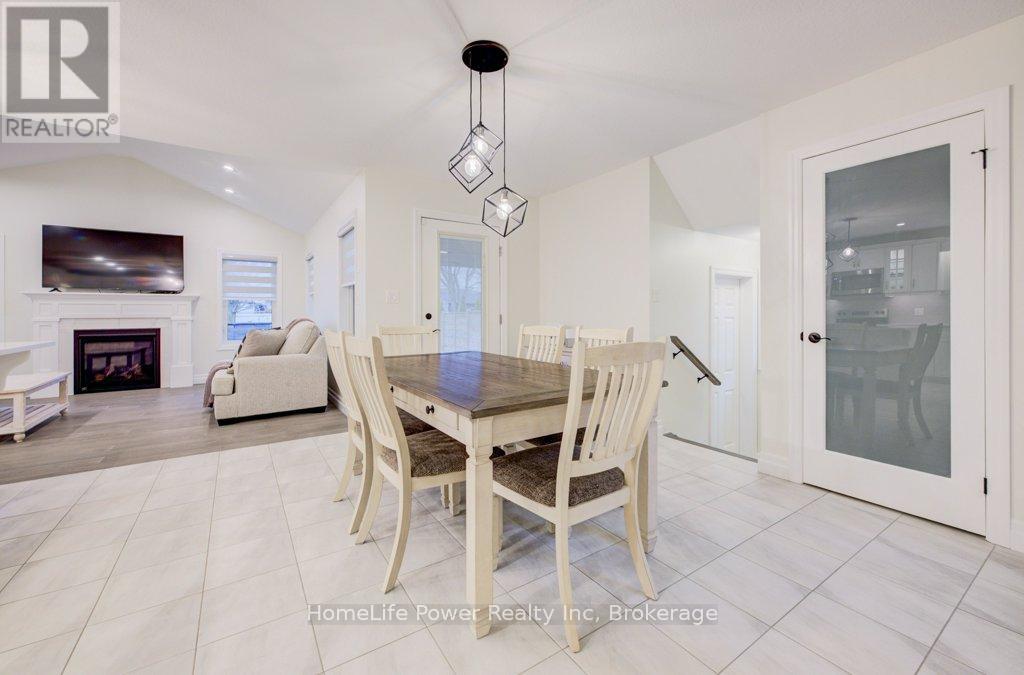 4 LIVINGSTON DRIVE - 19