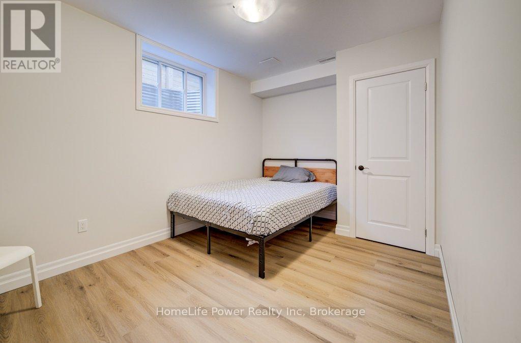 4 LIVINGSTON DRIVE - 39