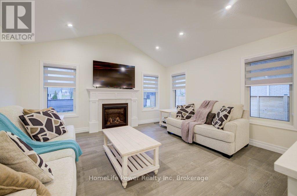 4 LIVINGSTON DRIVE - 9