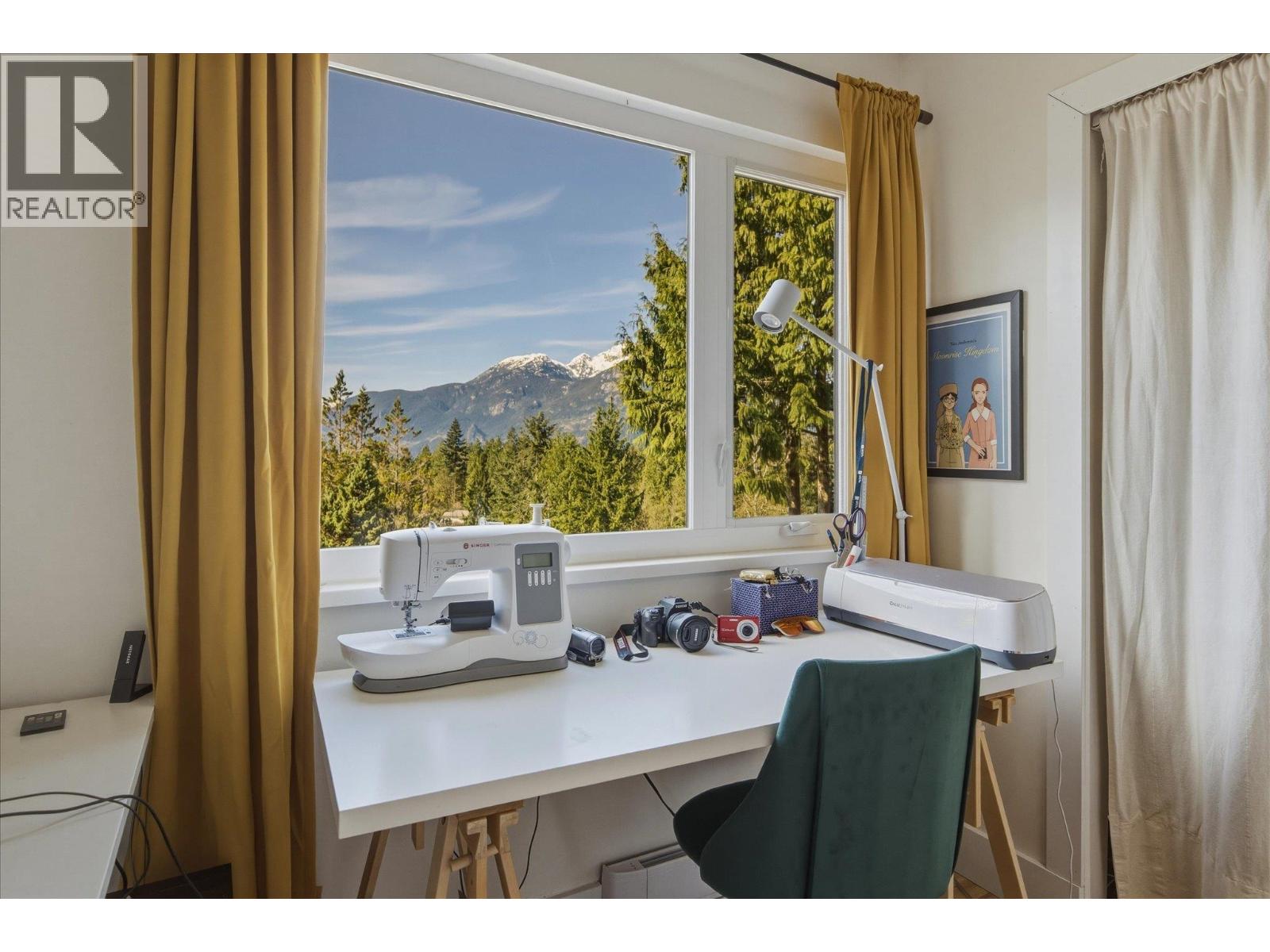 2640 RHUM & EIGG DRIVE, Squamish