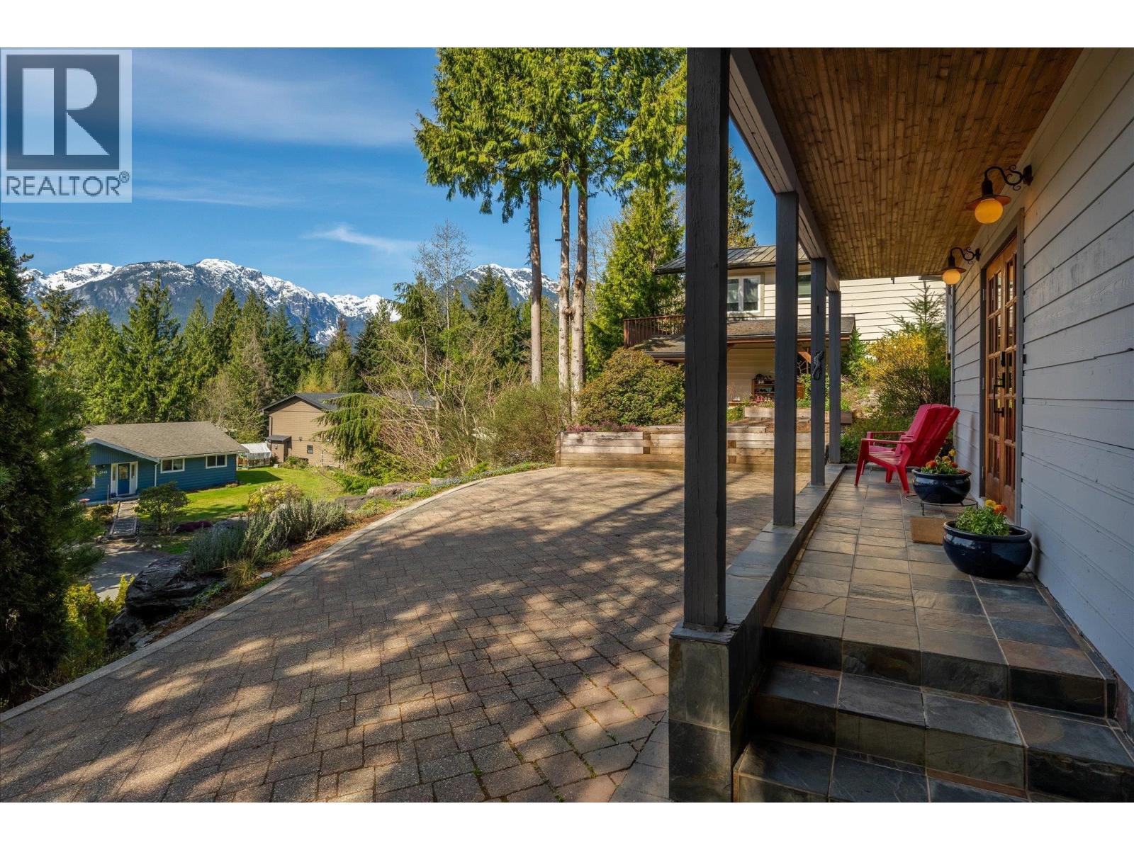 2640 RHUM & EIGG DRIVE, Squamish