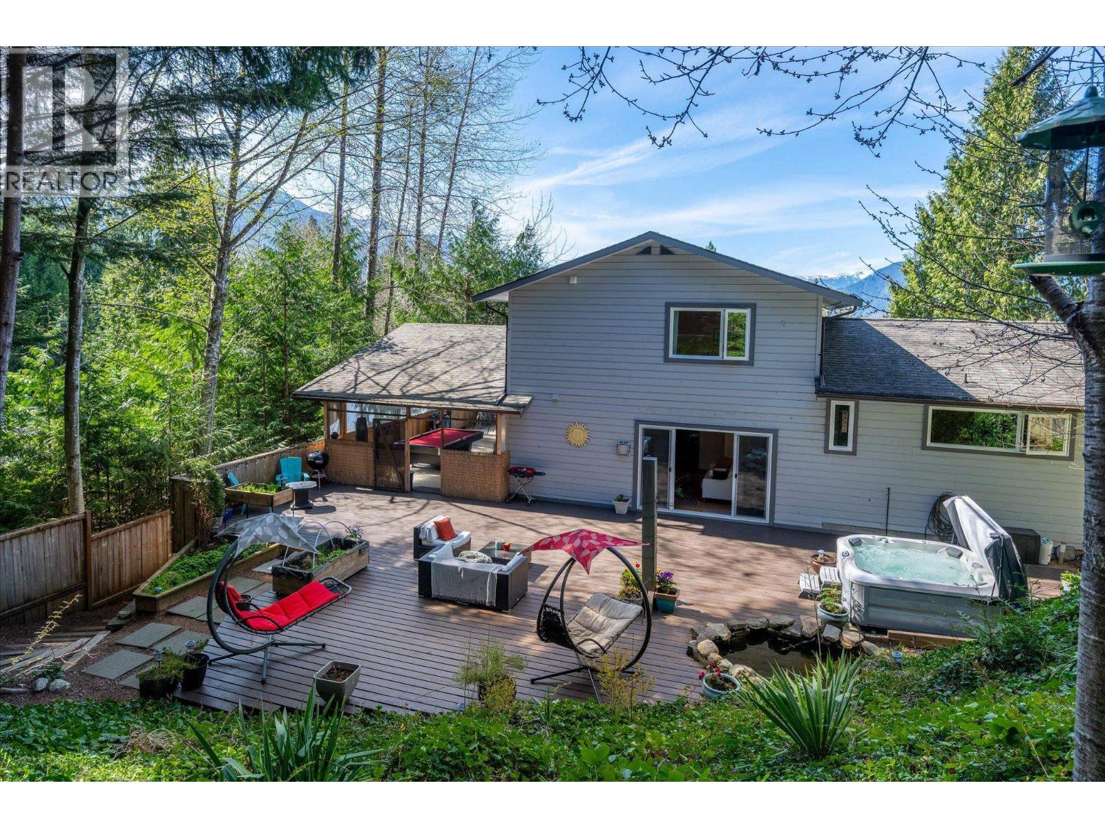2640 RHUM & EIGG DRIVE, Squamish