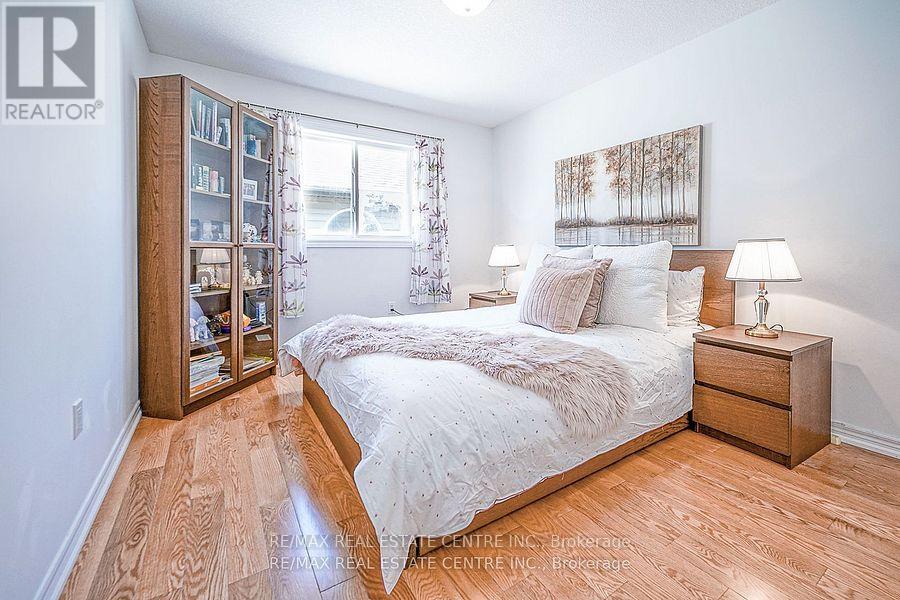 39 MCARTHUR DRIVE - 16
