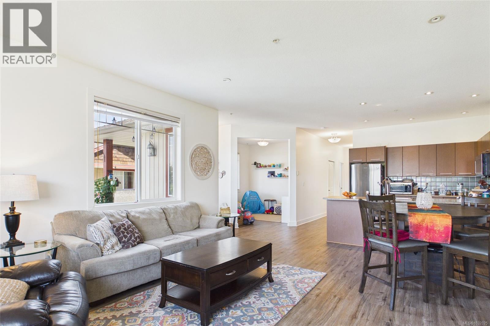 6040 Leah Lane - 9
