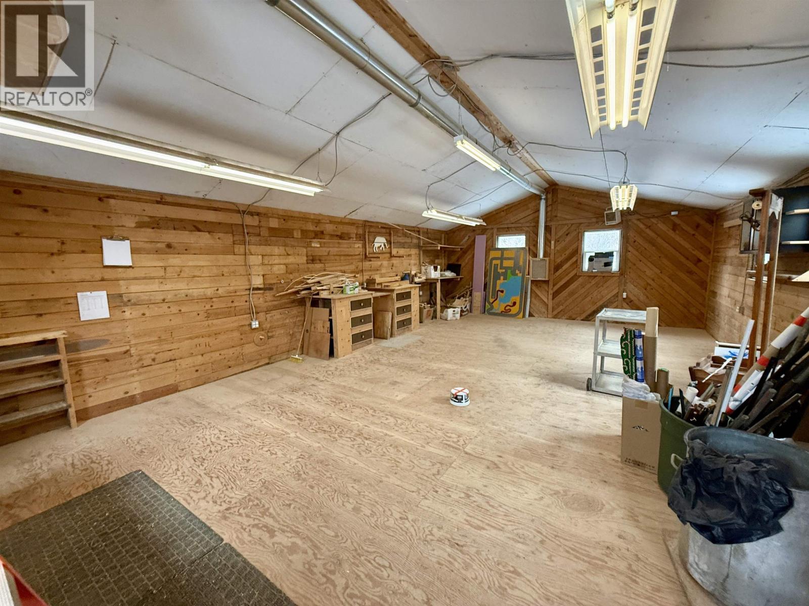 4865 SALMON VALLEY ROAD - 32