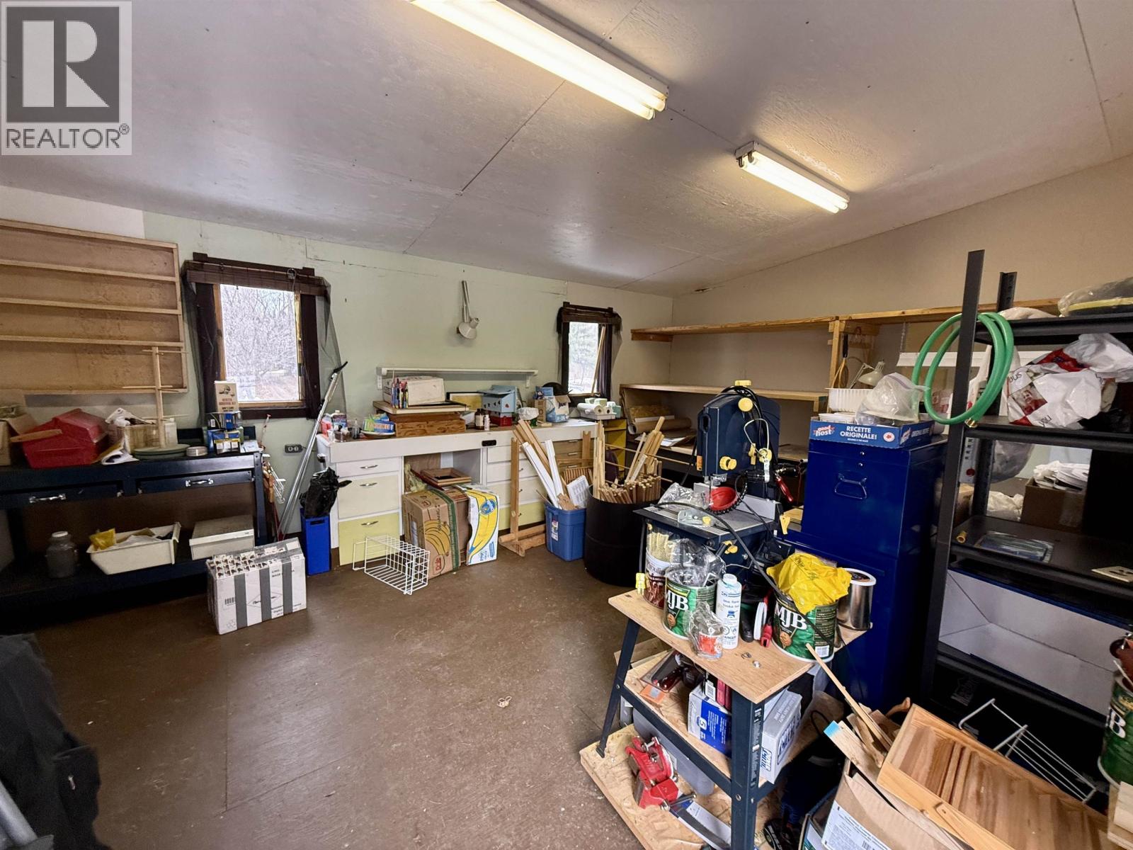 4865 SALMON VALLEY ROAD - 33