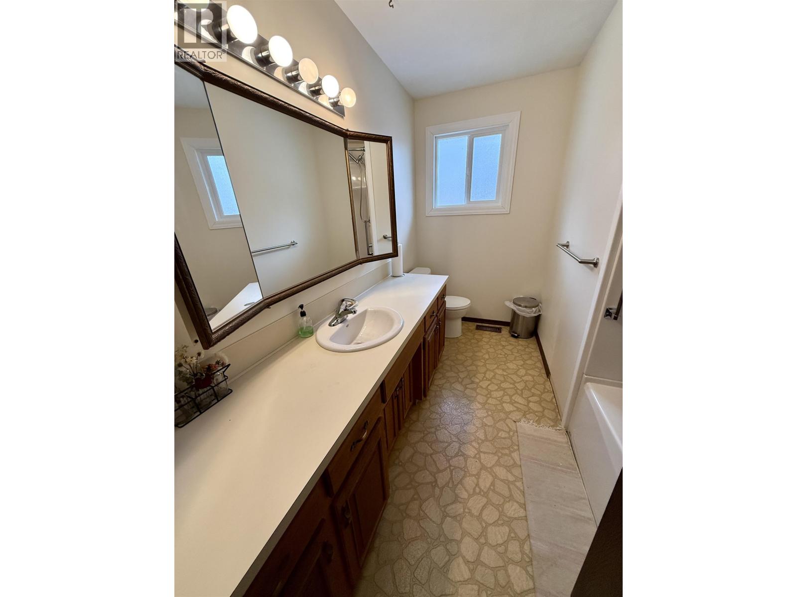 4865 SALMON VALLEY ROAD - 8