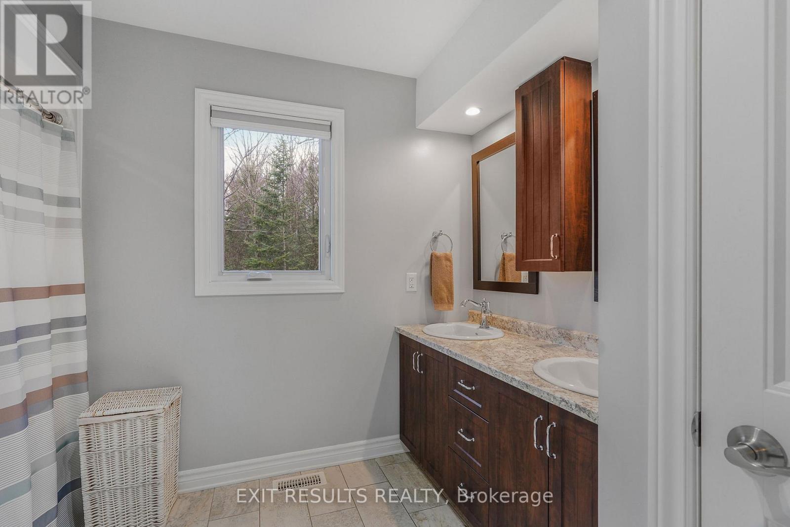 4 Bed, 4 Bath House for Sale in Ottawa – 5856 DUNNING ROAD N, Ottawa – MLS# X12993364 - Image 22