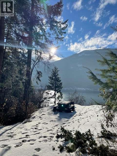 #315 5570 BROADWATER ROAD - 44