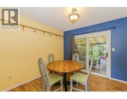 Kitchen - 126 Maliview Dr, Salt Spring, BC V8K1B9 Photo 12