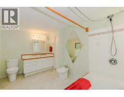126 Maliview Dr, Salt Spring, BC V8K1B9 Photo 17