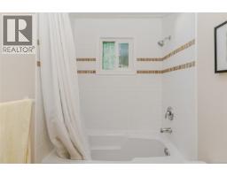 126 Maliview Dr, Salt Spring, BC V8K1B9 Photo 24