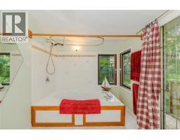 126 Maliview Dr, Salt Spring, BC V8K1B9 Photo 16