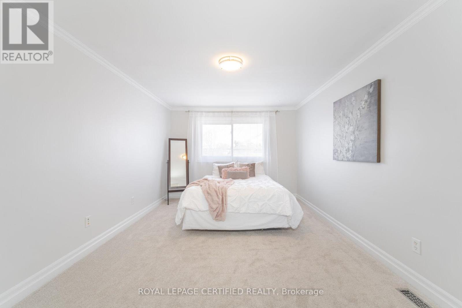 5 STOCKMAN CRESCENT - 27