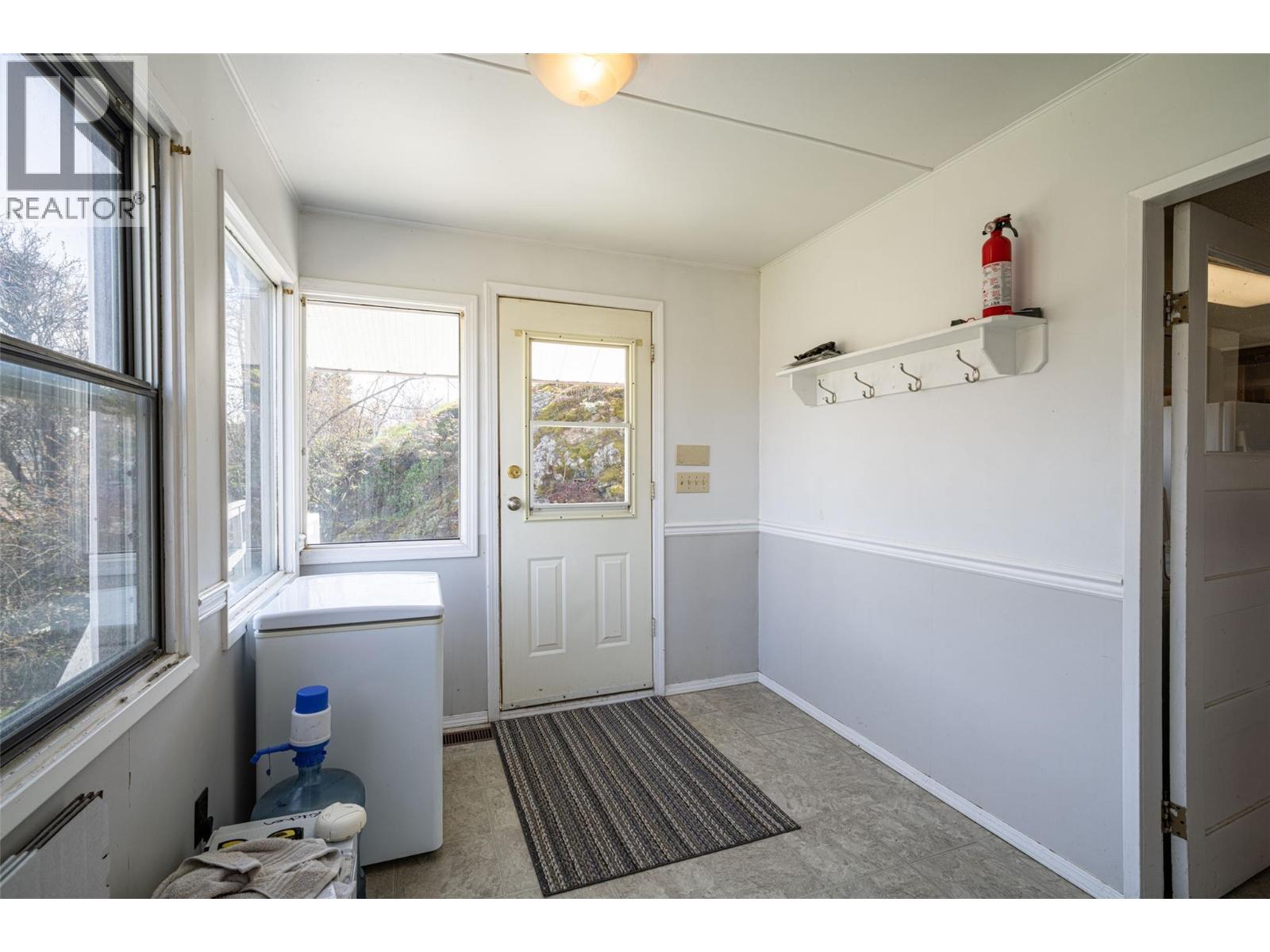 10091 6 Highway, Coldstream