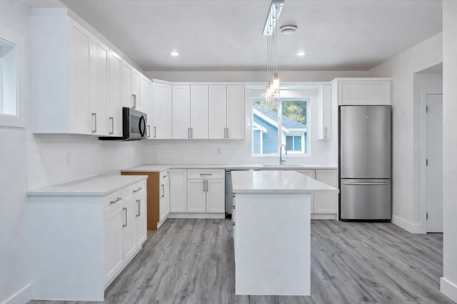 34 750 HOT SPRINGS ROAD, Harrison Hot Springs — photo 4