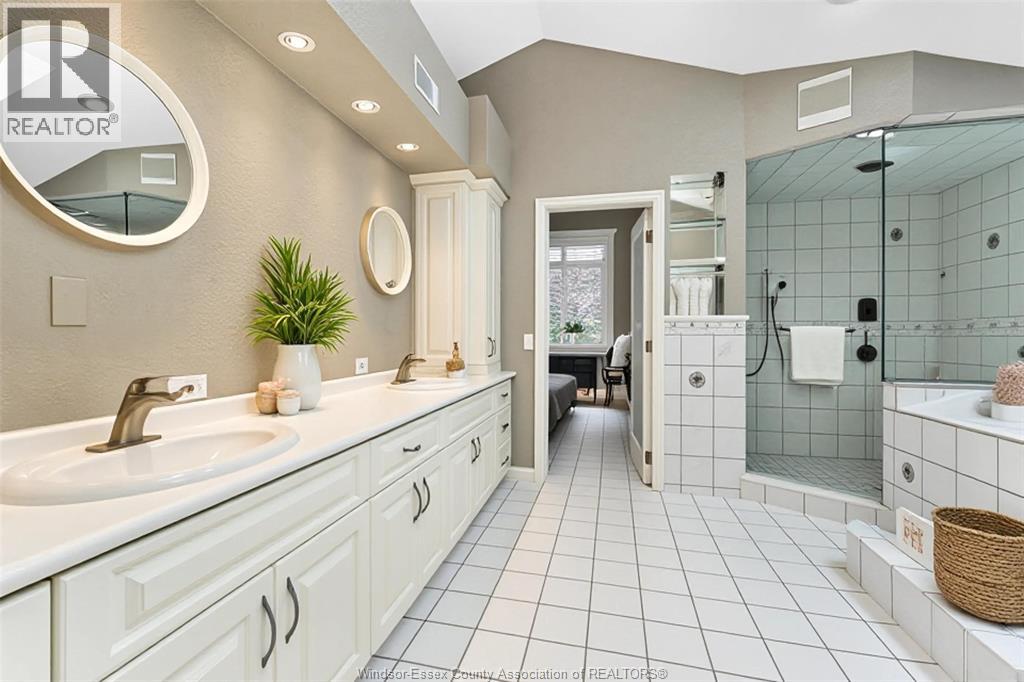 3748 OUELLETTE AVENUE - 10