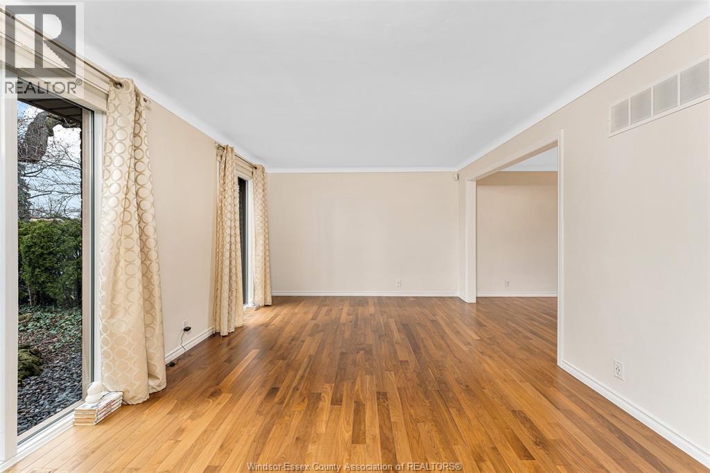 3748 OUELLETTE AVENUE - 20