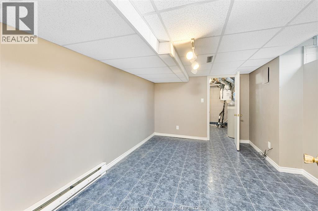 3748 OUELLETTE AVENUE - 45