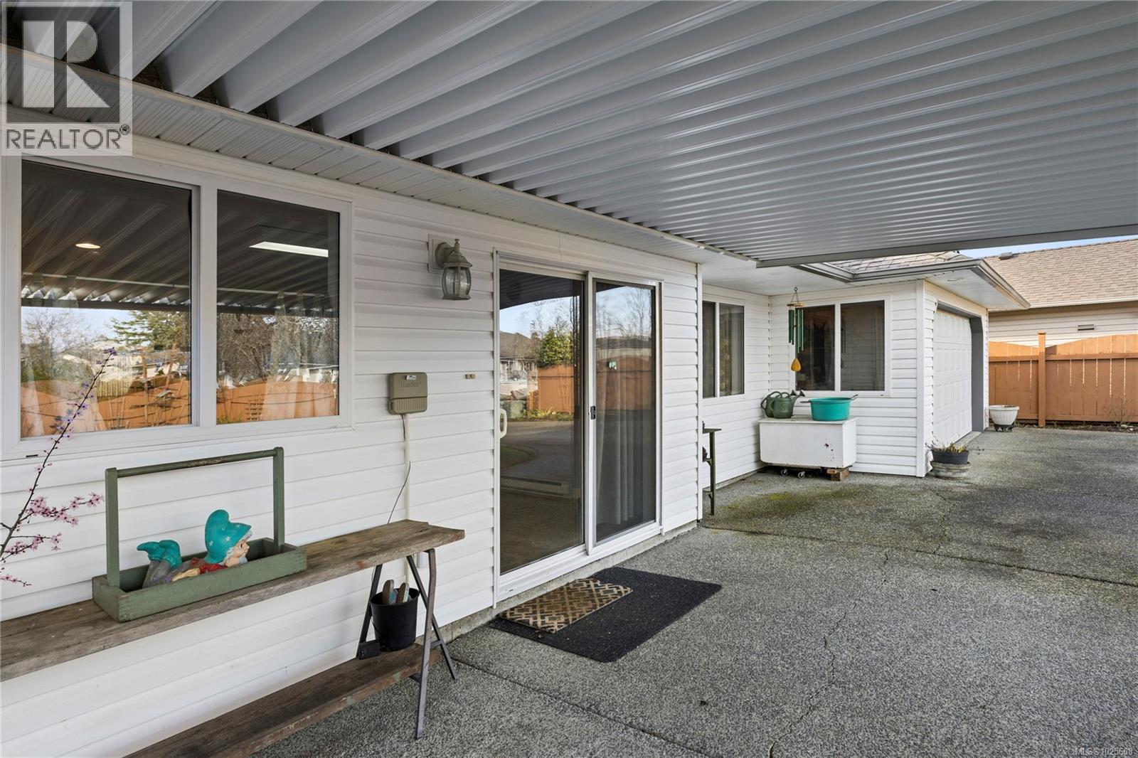 28' x 12' covered patio