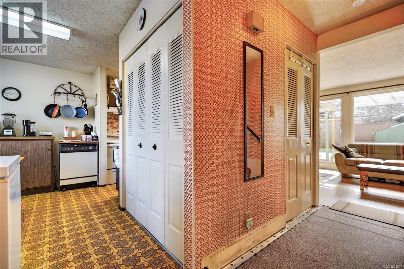 #10 1440 13TH ST - 19