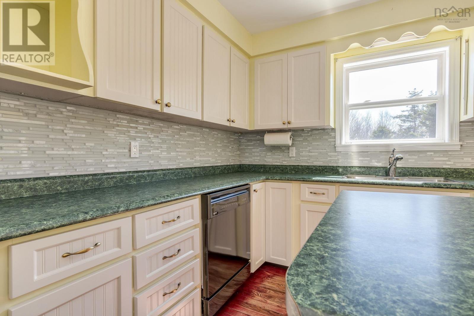 Property 17 of 50 of 27 Shoreview Drive